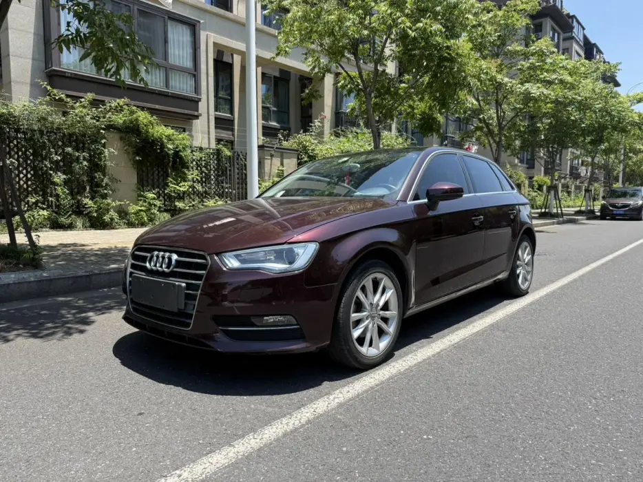 Audi A3 2015 Sportback 35 TFSI Millionaire Commemorative Comfort Model