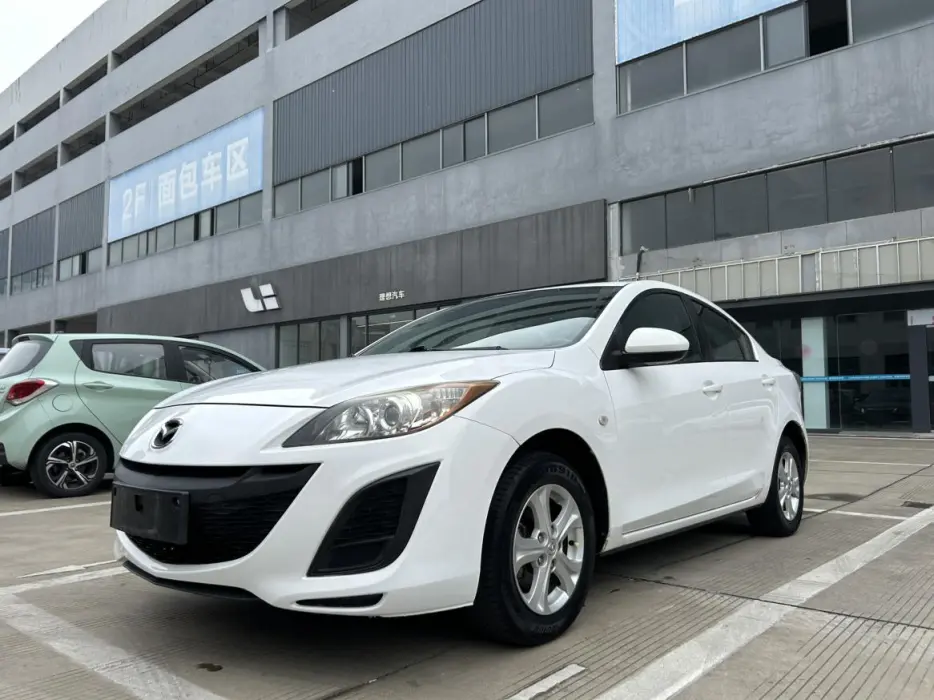 Mazda 3 Star 2011 sedan 1.6L manual comfort type