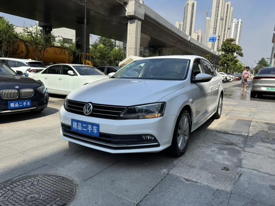 Sagitar 2015 1.6L automatic comfort model