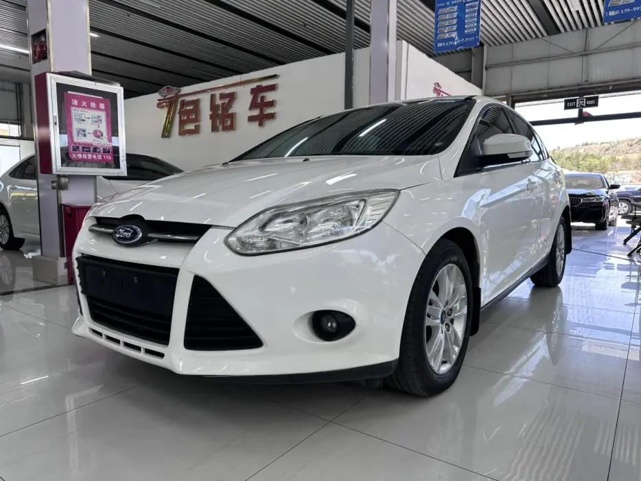 Focus 2012 hatchback 1.6L automatic comfort type