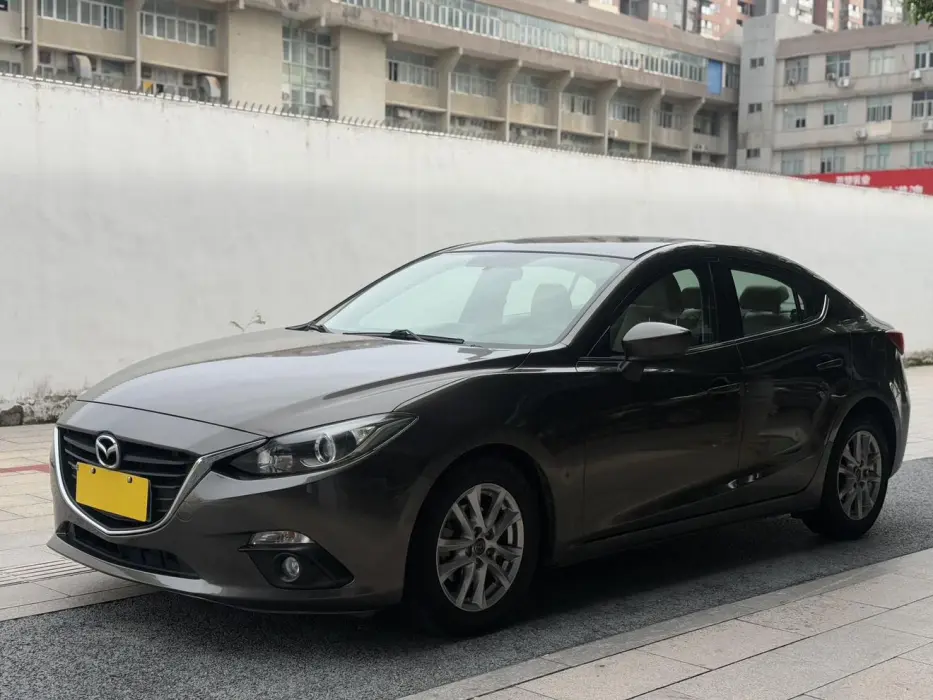 Mazda3 Angkesela 2014 sedan 1.5L automatic luxury model
