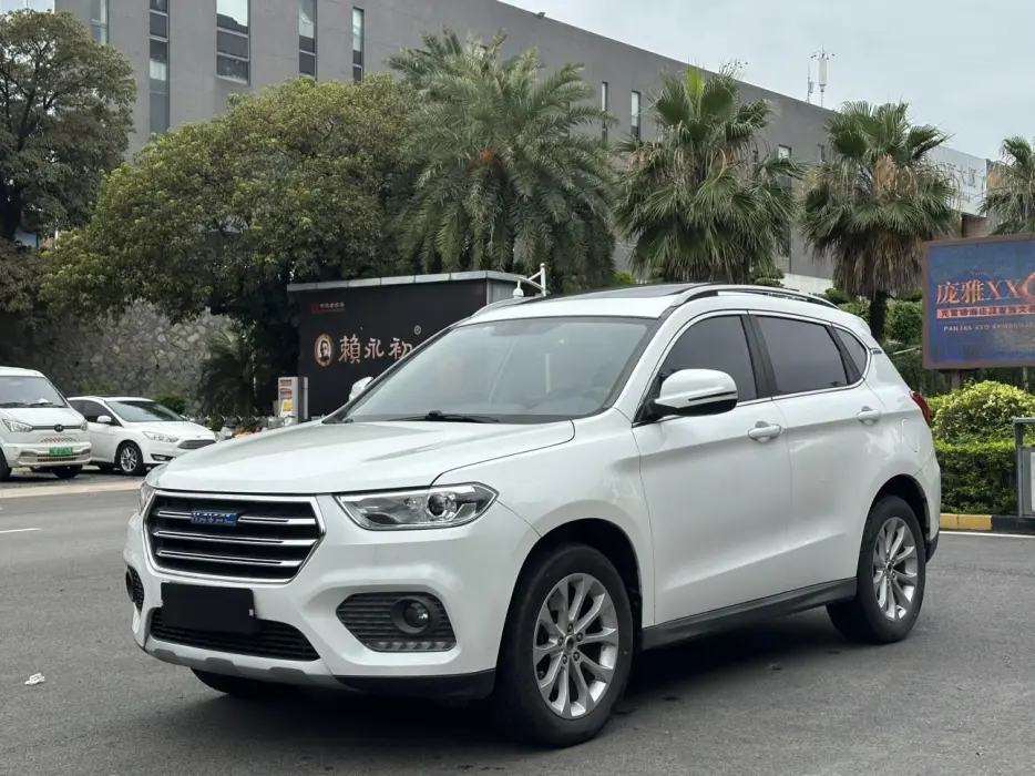 Haval H2 2018 Blue Label 1.5T dual-clutch two-wheel drive luxury model