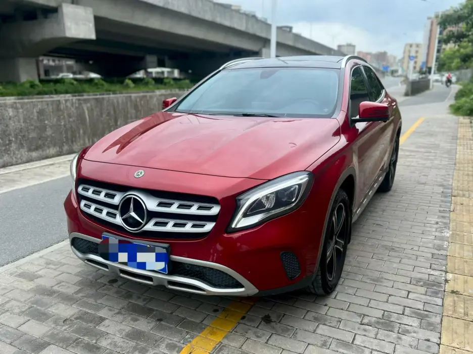 Mercedes-BenzGLA 2018 GLA 200 Fashion Model