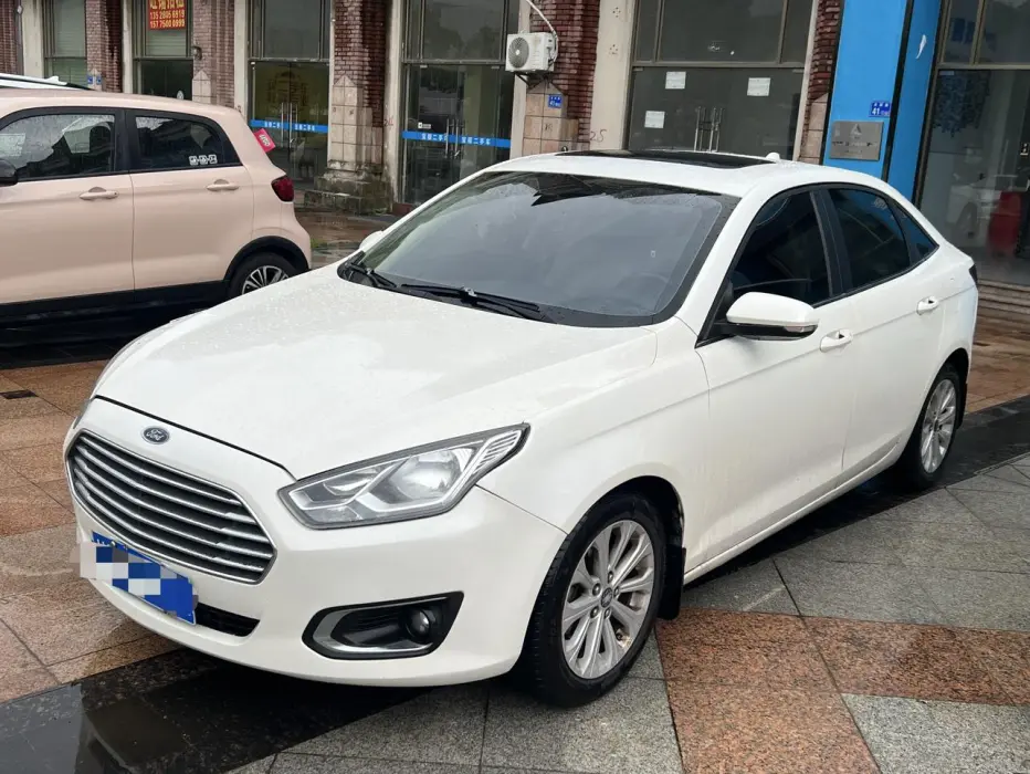Forex 2015 1.5L automatic fashion model
