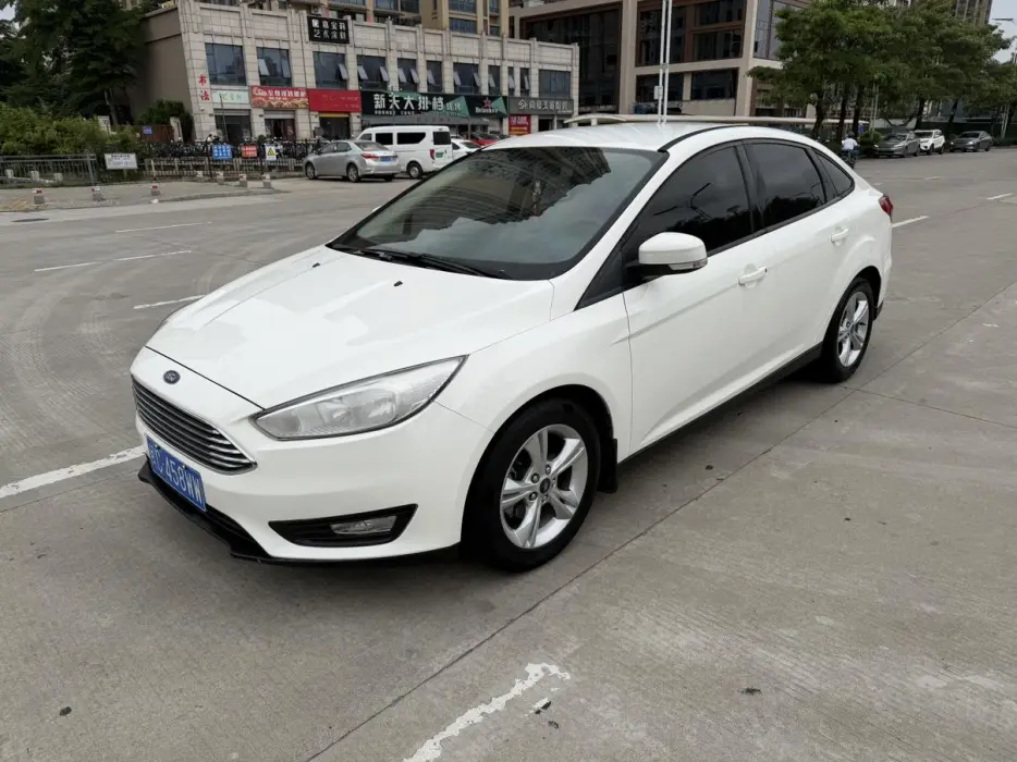 Focus 2015 sedan 1.6L automatic comfort type