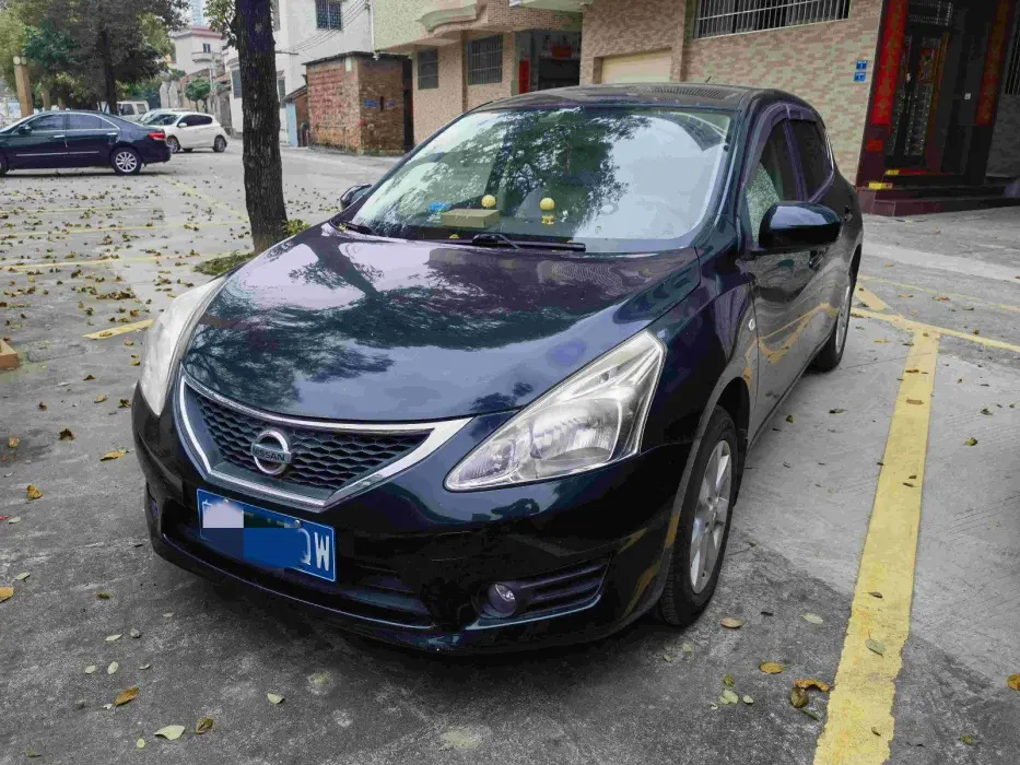 Tiida 2011 1.6L CVT comfort model