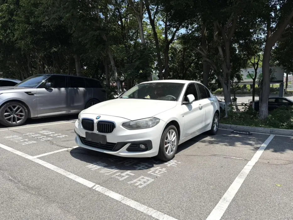 BMW 1 Series 2017 118i Fashion Model