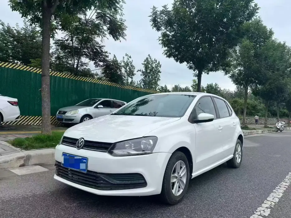Polo 2016 1.4L automatic fashion model