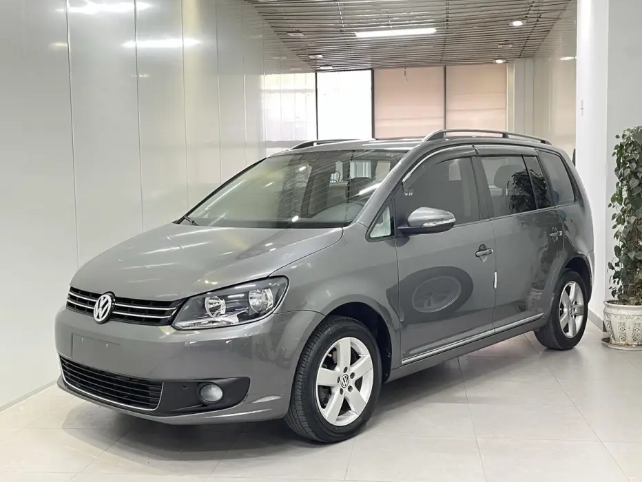 Touran 2015 1.4T automatic comfort version 5 seats
