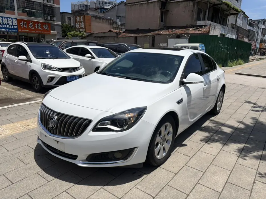 Regal 2014 2.0L Elite Fashion Model