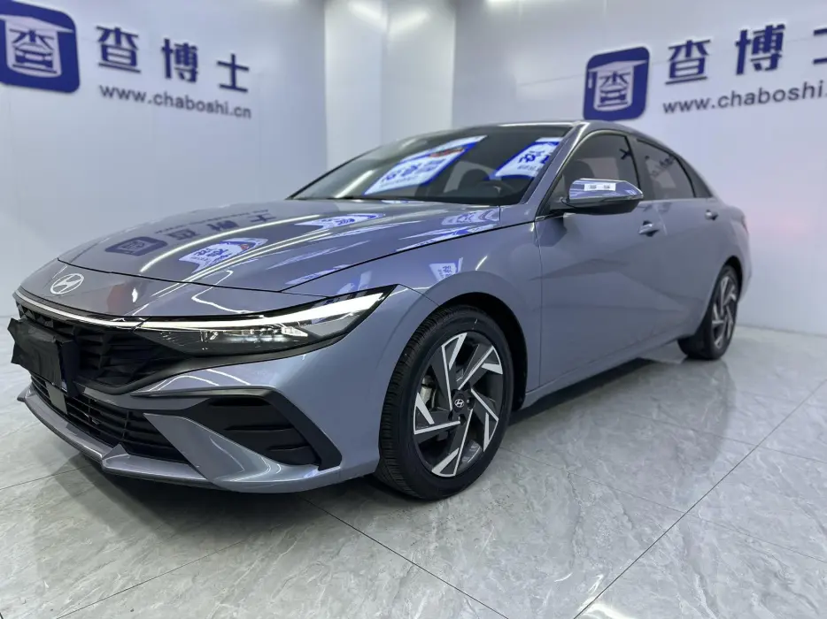 Elantra 2023 1.5L CVT LUX Premium Edition