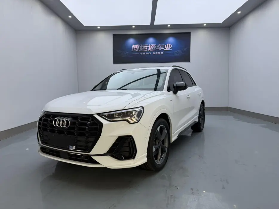 Audi Q3 2022 35 TFSI Fashionable and Dynamic