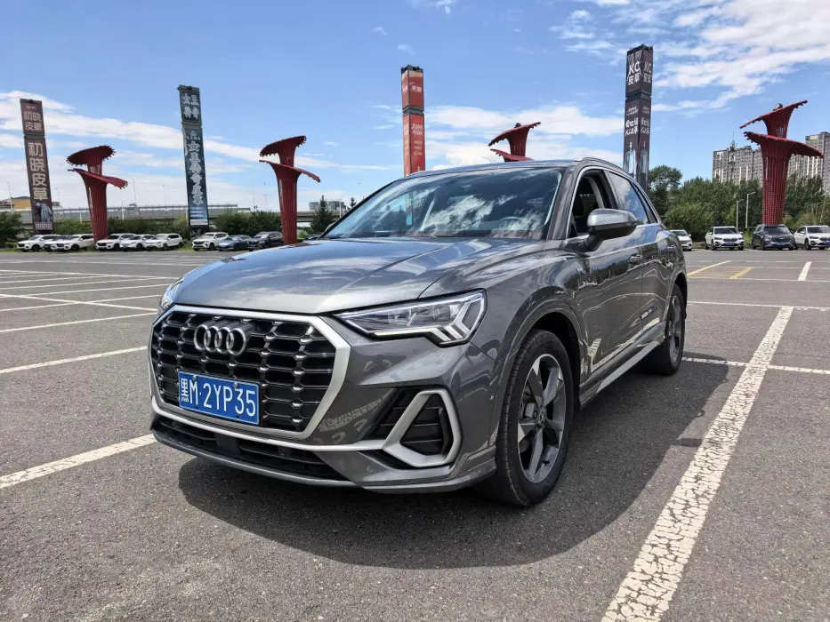 Audi Q3 2022 35 TFSI Fashionable and Dynamic