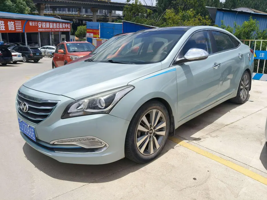 Famous picture 2014 1.8L automatic premium DLX