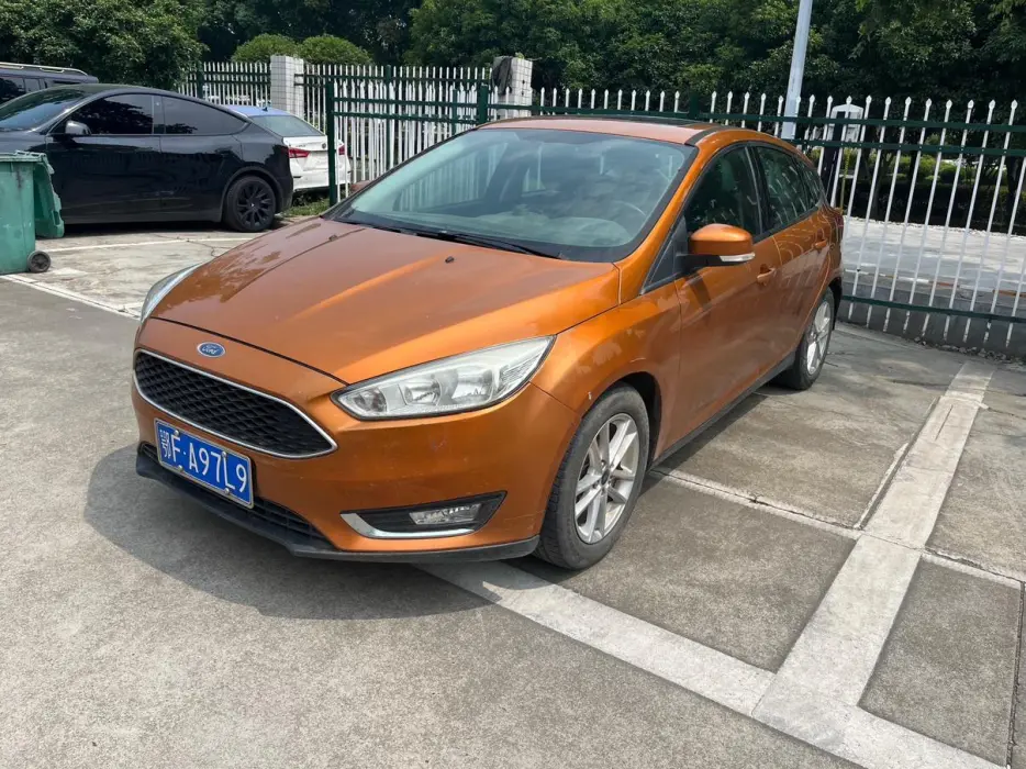 Focus 2015 hatchback 1.6L automatic fashion model