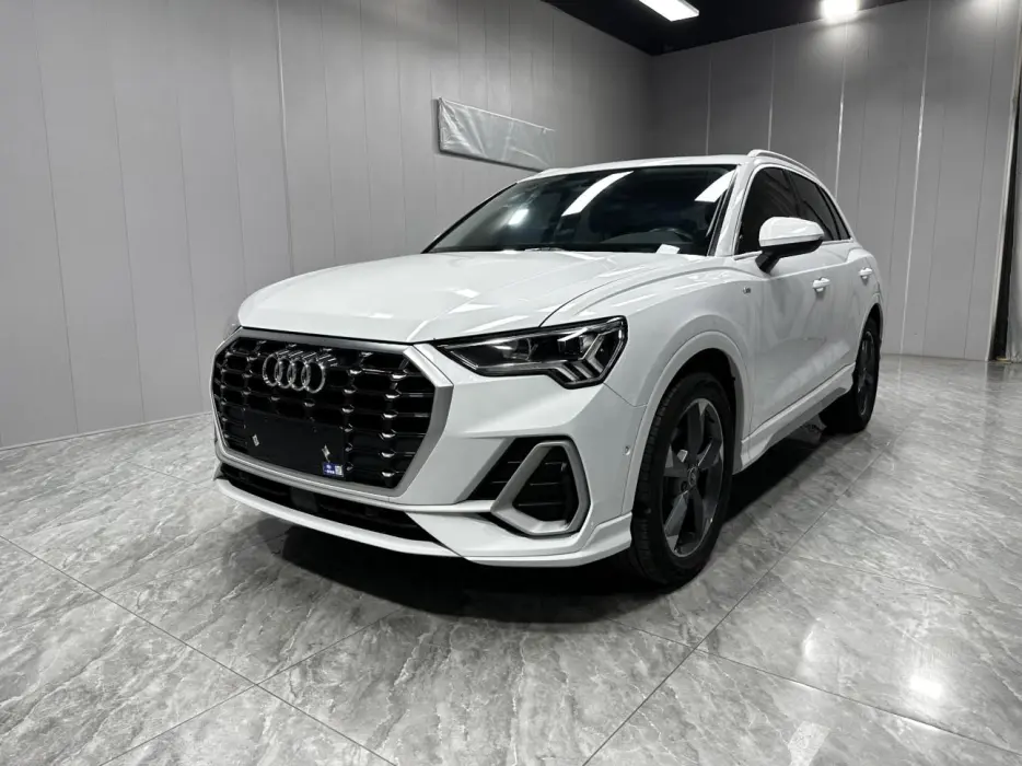 Audi Q3 2022 35 TFSI Fashionable and Dynamic