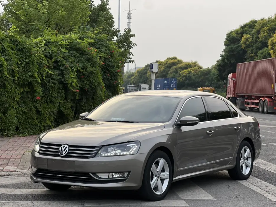 Passat 2013 1.8TSI DSG Royal Edition