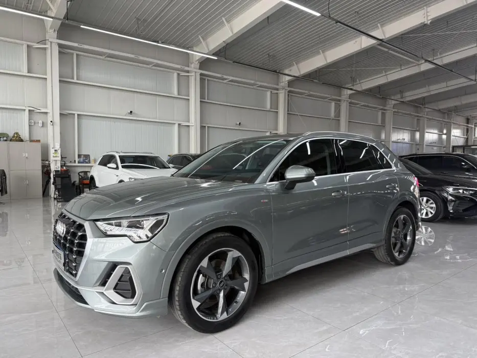 Audi Q3 2022 35 TFSI Fashionable and Dynamic
