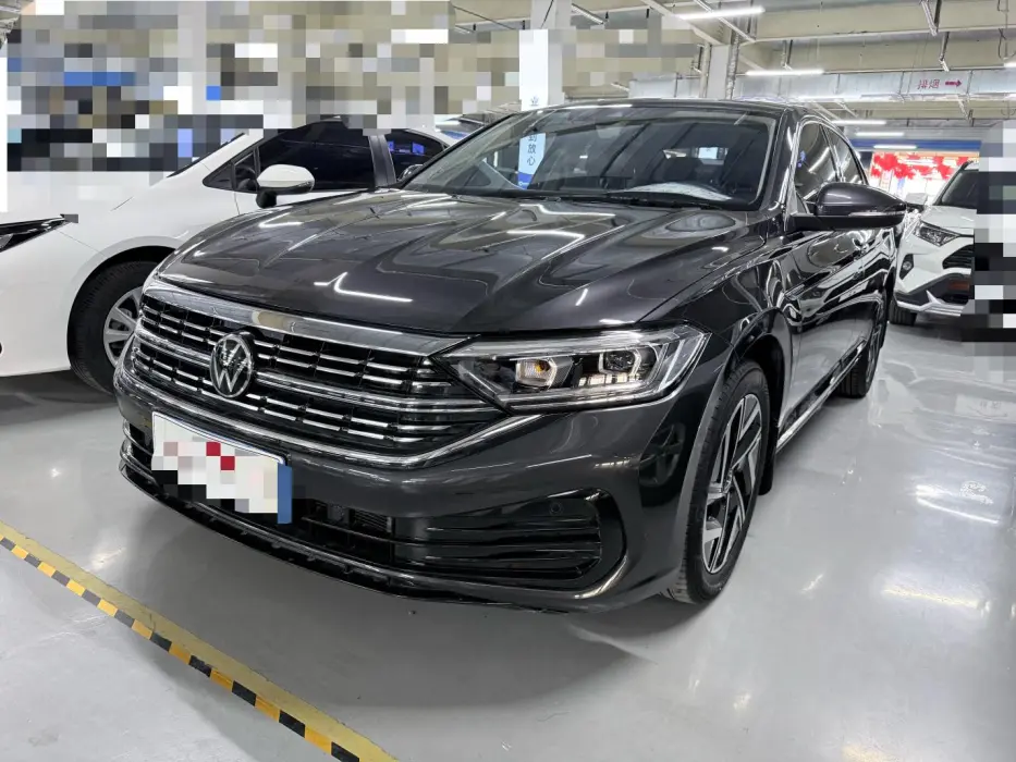 Sagitar 2024 300TSI DSG Flyover Edition