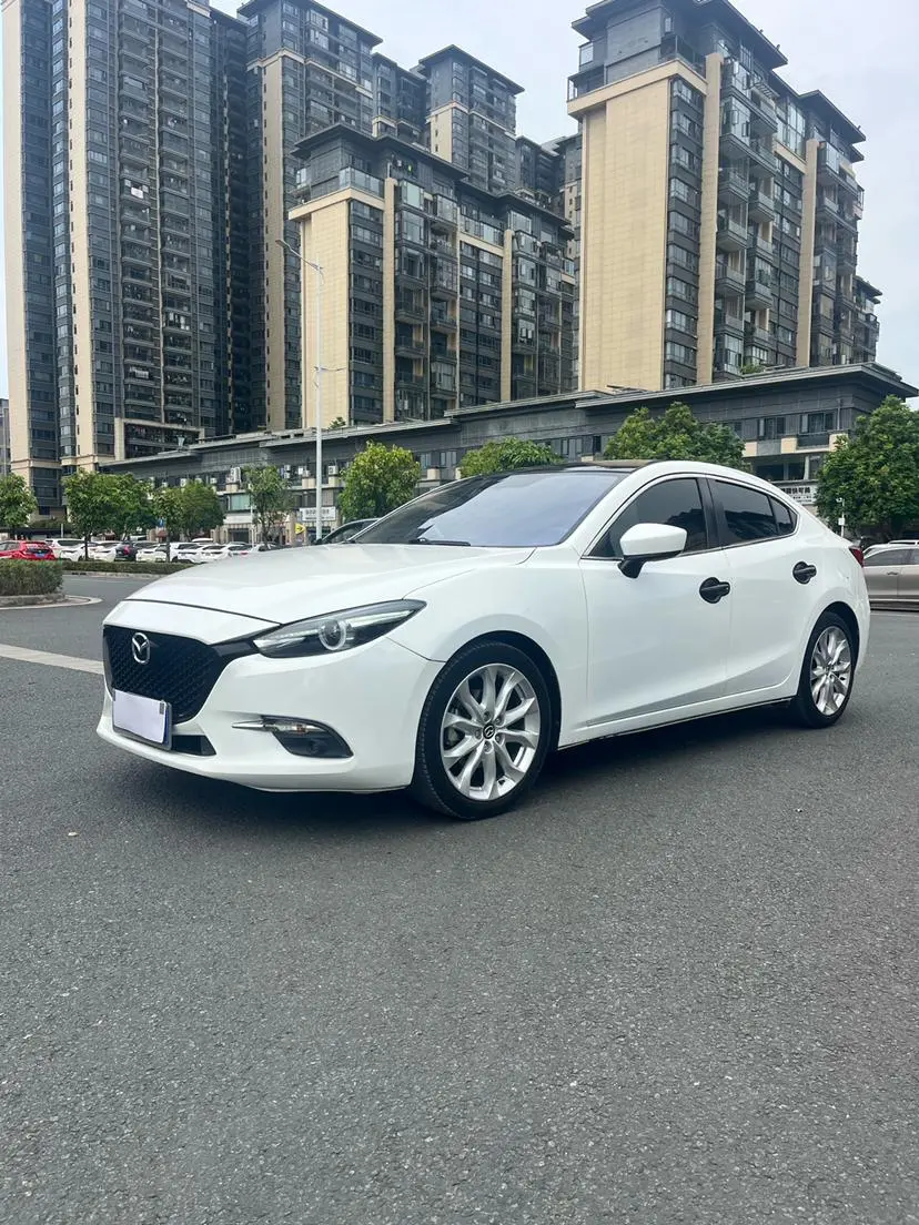 Mazda3 Angkesela 2014 sedan 2.0L automatic flagship model