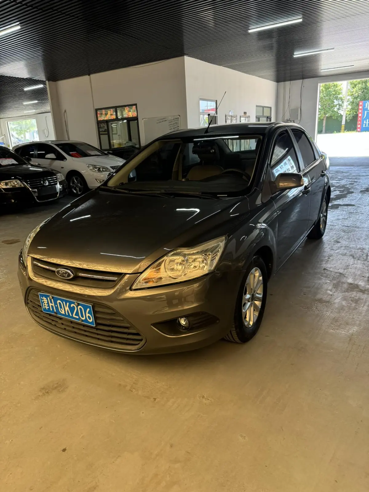 Focus 2013 sedan classic 1.8L automatic basic model