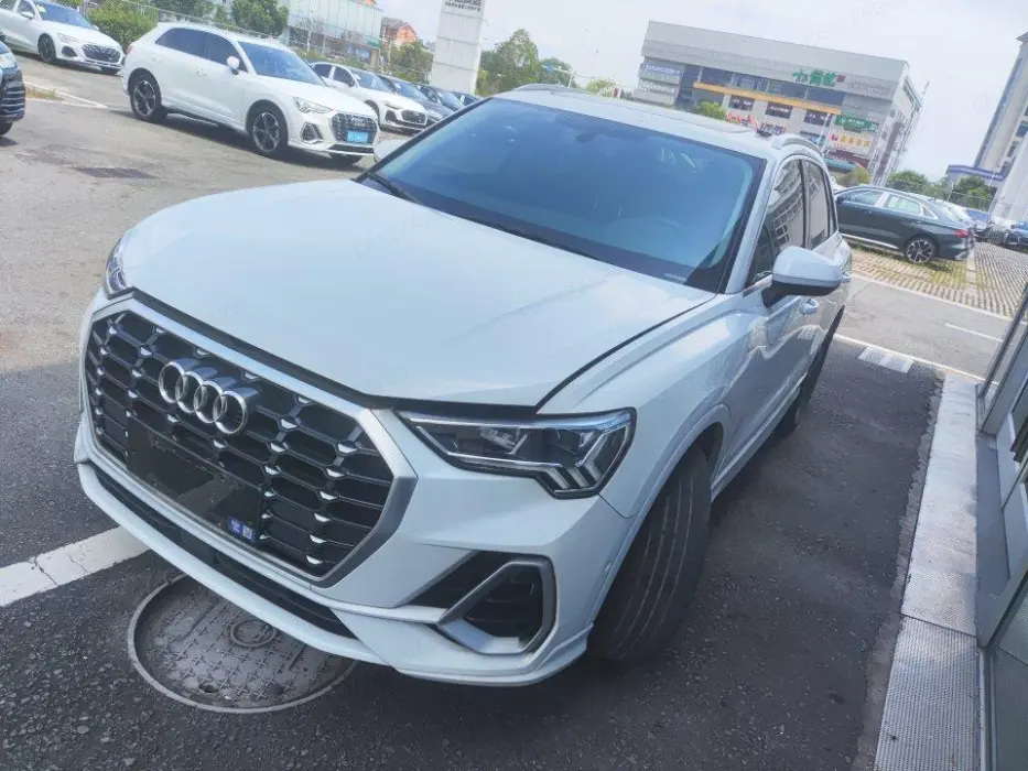 Audi Q3 2022 35 TFSI Fashionable and Dynamic