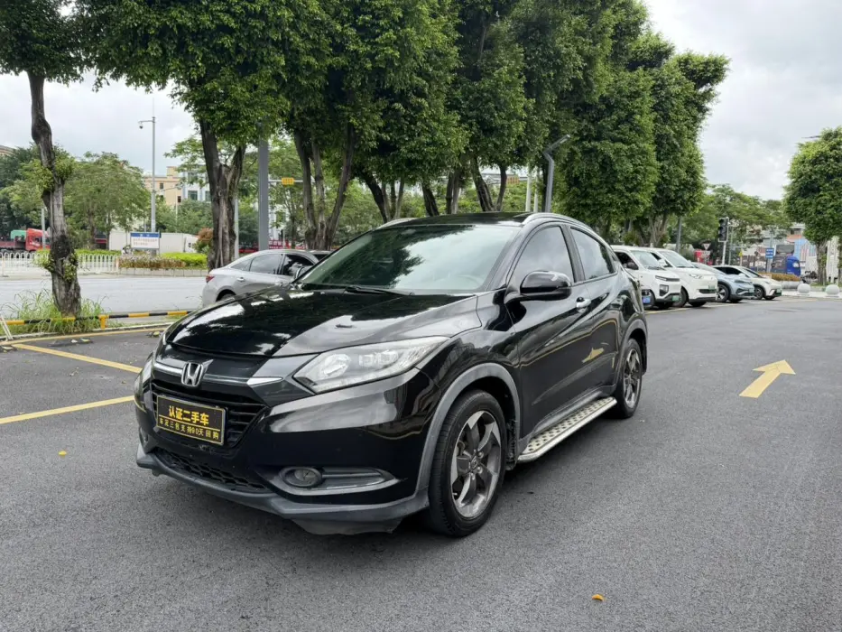 Binzhi 2015 1.8L CVT two-wheel drive luxury model