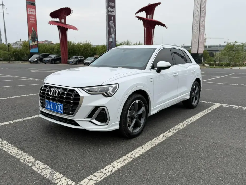 Audi Q3 2022 35 TFSI Fashionable and Dynamic