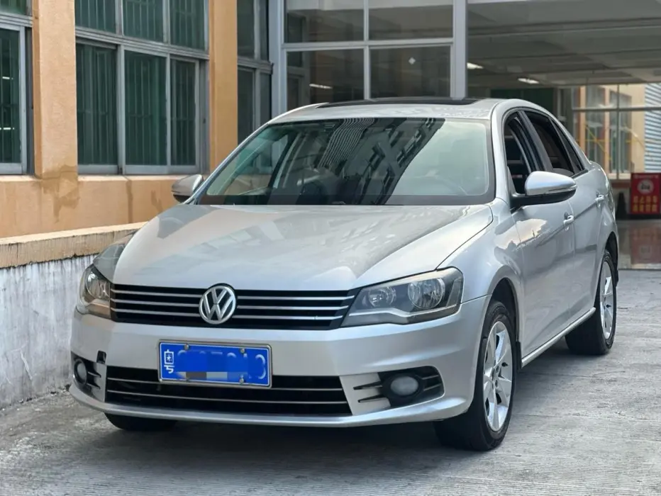 Bora 2014 1.6L automatic comfort type
