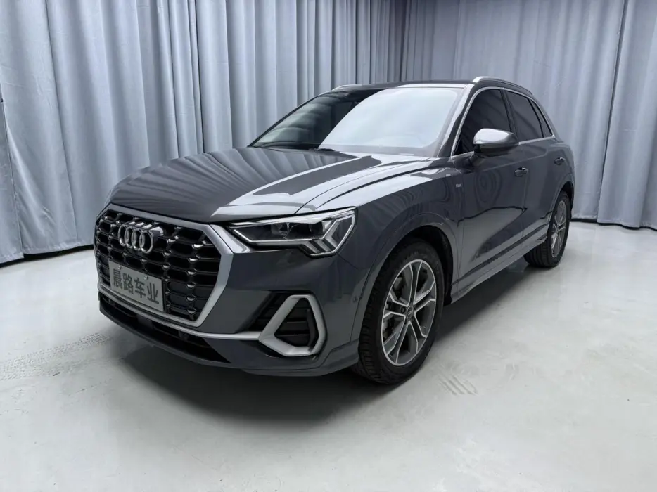 Audi Q3 2022 35 TFSI Fashionable and Dynamic
