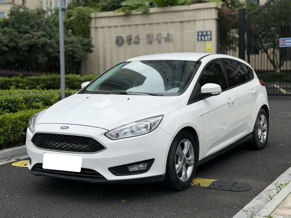 Focus 2015 hatchback 1.6L automatic comfort type