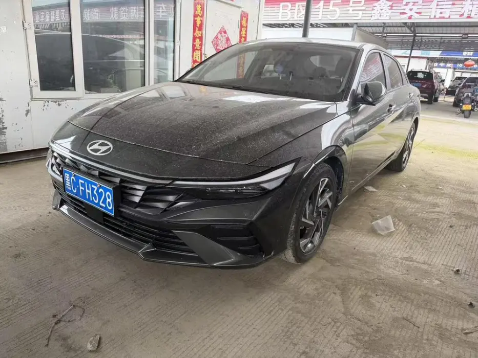 Elantra 2023 1.5L CVT LUX Premium Edition