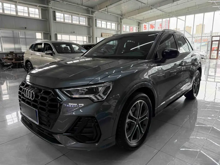 Audi Q3 2022 35 TFSI Fashionable and Dynamic