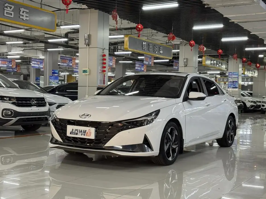 Elantra 2022 1.5L CVT LUX Premium Edition