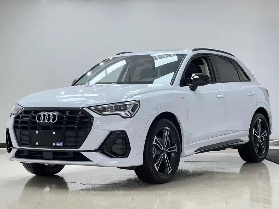 Audi Q3 2022 35 TFSI Fashionable and Dynamic