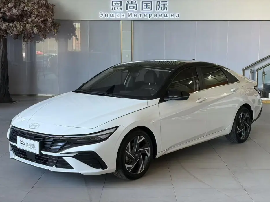 Elantra 2023 1.5L CVT LUX Premium Edition
