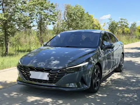 Elantra 2022 1.5L CVT LUX Premium Edition