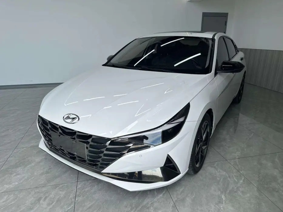 Elantra 2022 1.5L CVT LUX Premium Edition