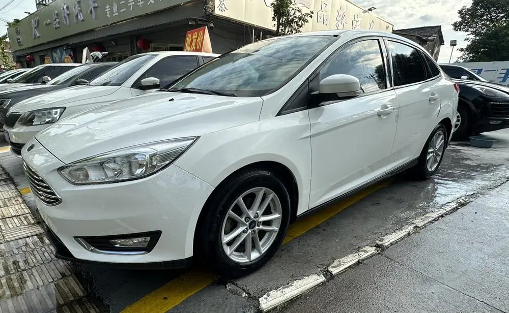 Focus 2017 sedan 1.6L automatic stylish smart mobility version
