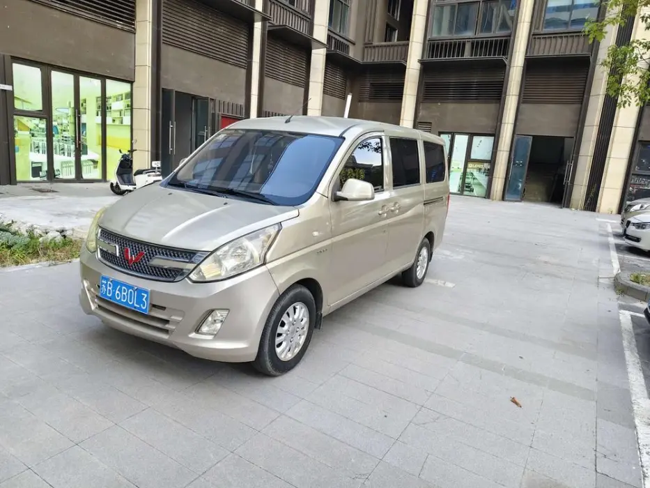 Wuling Rongguang V 2016 1.5L standard model