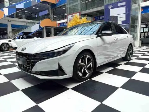 Elantra 2022 1.5L CVT LUX Premium Edition
