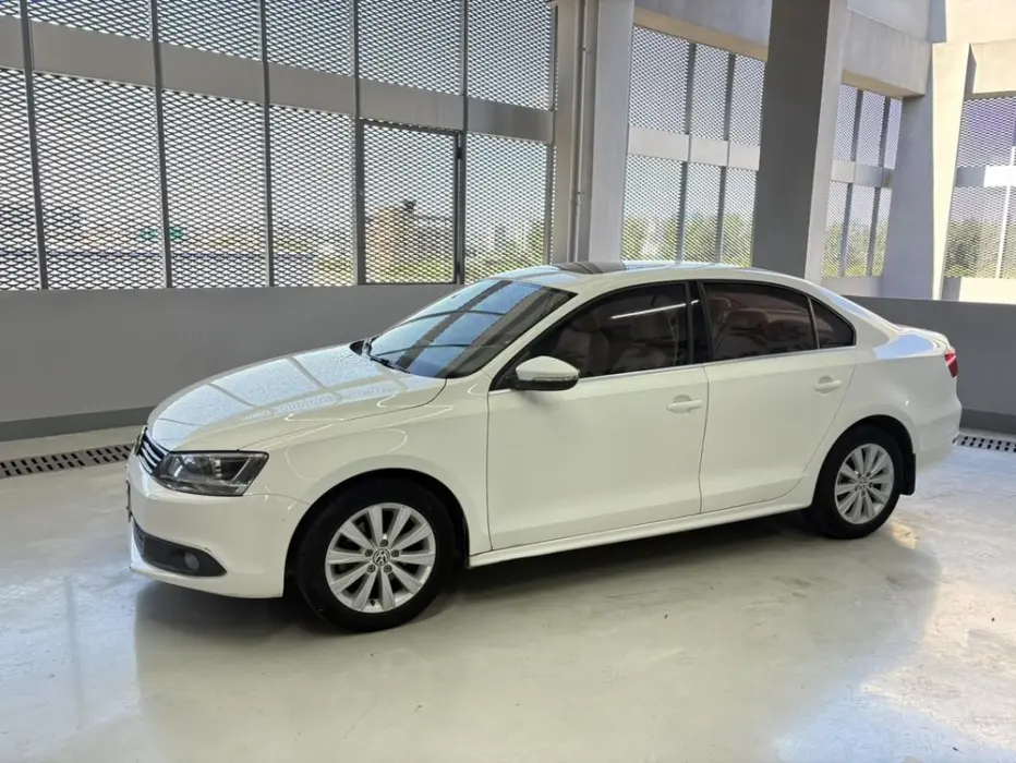 Sagitar 2014 1.6L automatic comfort model