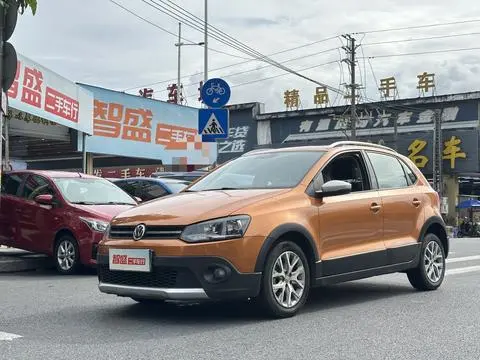 Polo 2016 1.6L Cross Polo automatic