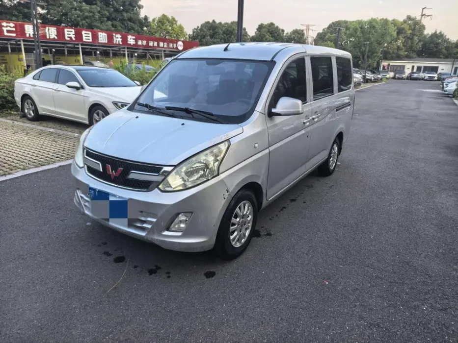 Wuling Rongguang V 2016 1.5L practical model without assistance