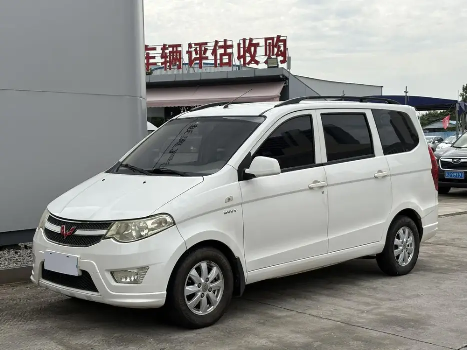 Wuling Hongguang 2014 1.5L S standard model