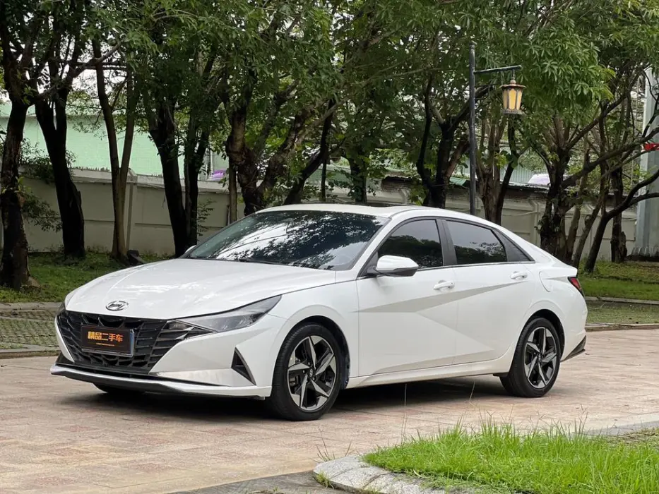 Elantra 2021 1.5L CVT LUX Premium Edition