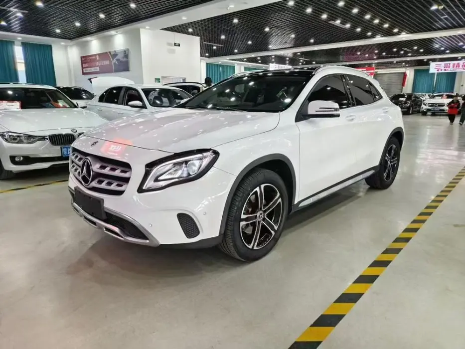 Mercedes-BenzGLA 2018 GLA 200 Fashion Model