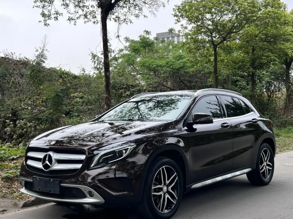 Mercedes-BenzGLA 2016 GLA 200 Fashion Model