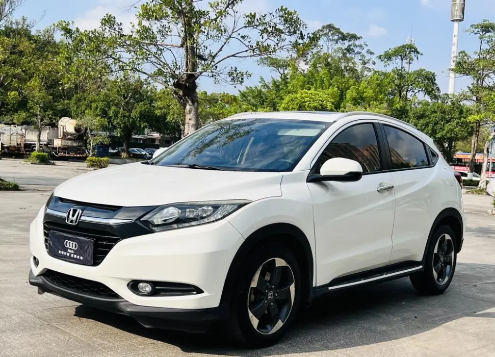 Binzhi 2015 1.8L CVT two-wheel drive luxury model