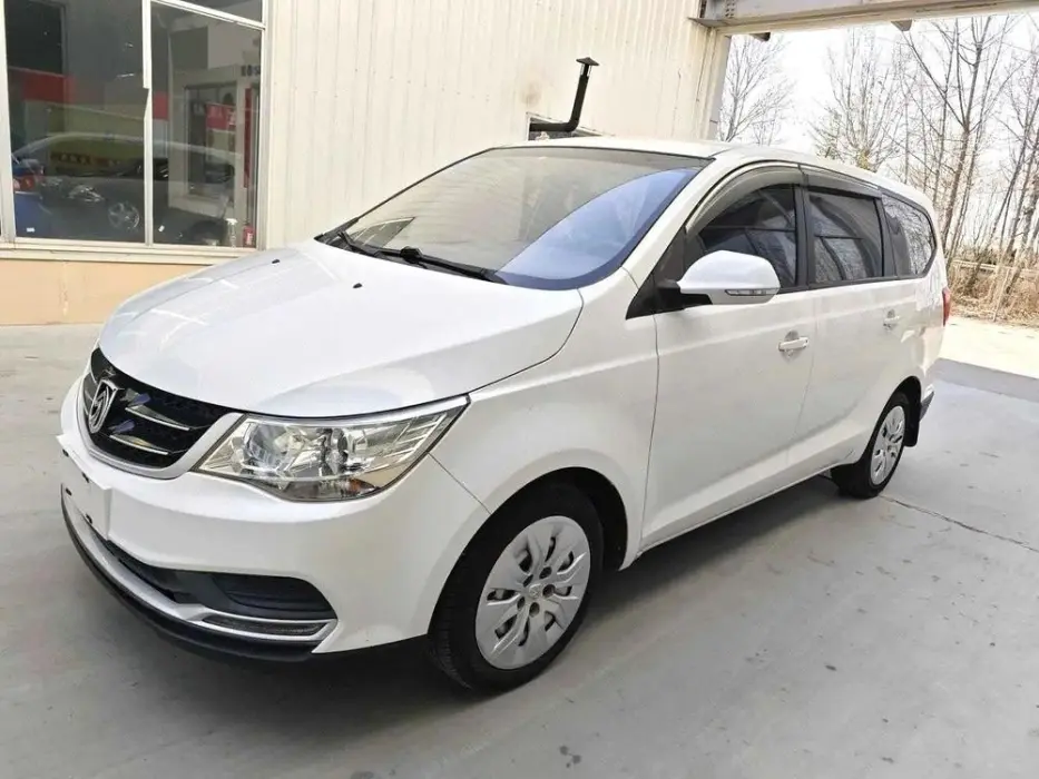 Baojun 730 2016 1.5L manual comfort type 7 seats National V